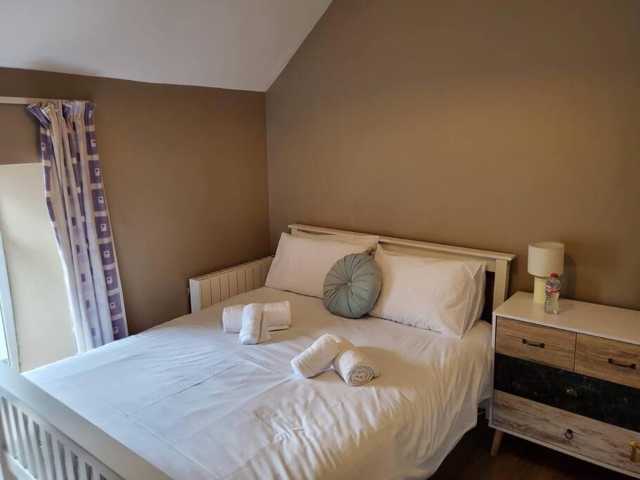 Apt. 2 - Town Centre Apartment Bagenalstown Exterior foto
