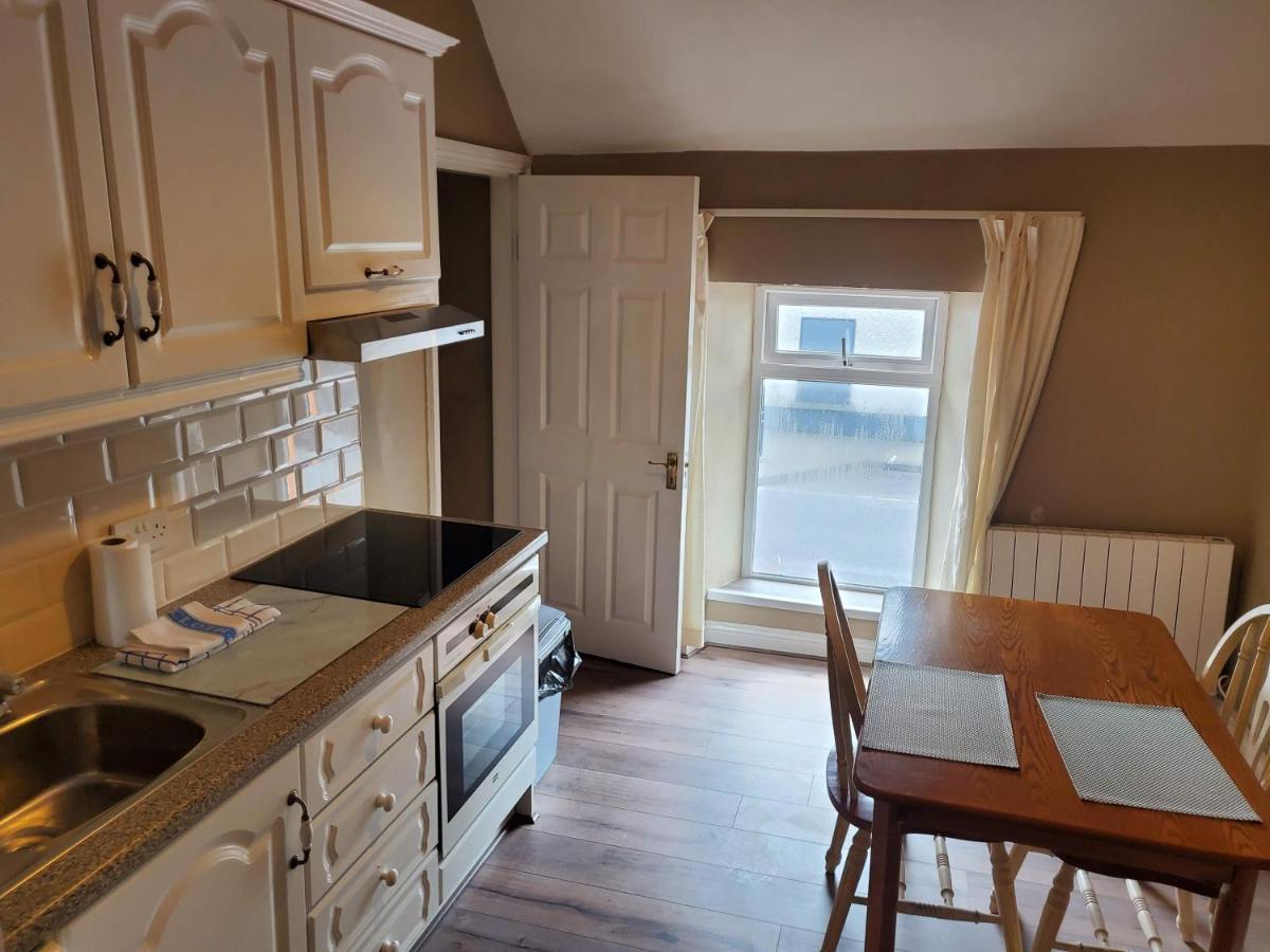 Apt. 2 - Town Centre Apartment Bagenalstown Exterior foto